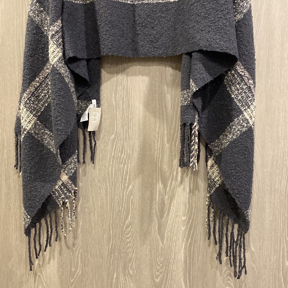 Gray Winter Wrap - Picture 4 of 6